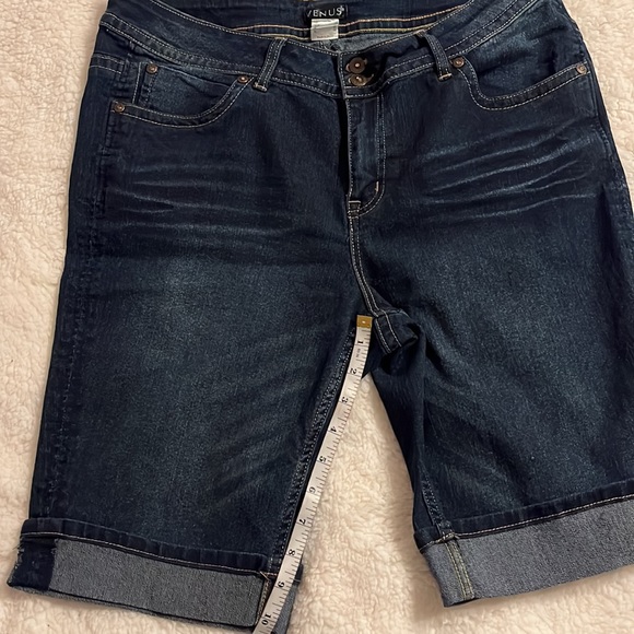 Venus Bermuda shorts- size 14 - Picture 2 of 7